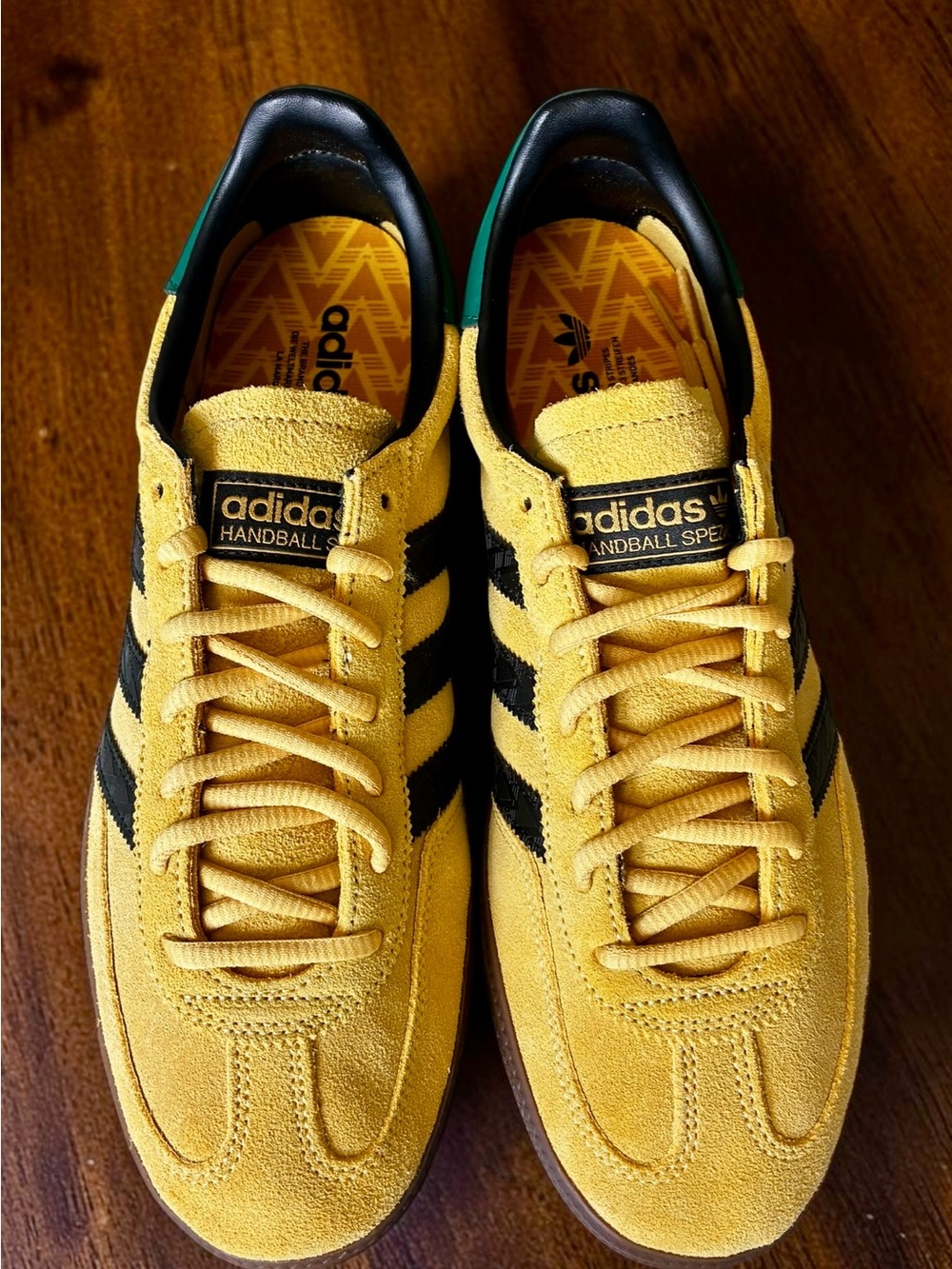 Adidas Handball SPEZIAL Sneakers, Yellow/Black/Green, size 9 men/10 in women. - Picture 3 of 8